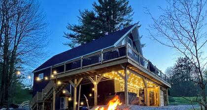 Cozy Killington Cabin-Style Home
Hot tub-Sauna-Ping pong-Grill-Wood Stove-VIEWS!