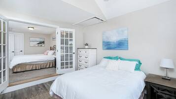 3 makuuhuonetta, silitysrauta/-lauta, Wi-Fi, vuodevaatteet