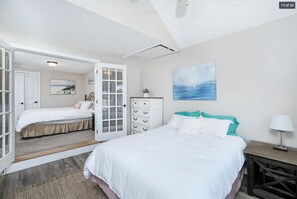 3 habitaciones, tabla de planchar con plancha, wifi y ropa de cama 