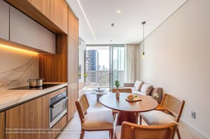 럭셔리 아파트 | 전용 주방 | 대용량 냉장고, 전자레인지, 커피/티 메이커, 조리 도구/접시/주방 기구