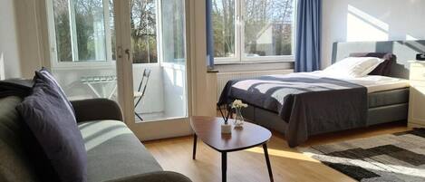 1 bedroom, in-room safe, desk, iron/ironing board