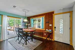 Dining - Family Friendly Cottage - Game Room+firepit+smores (Broken Bow)