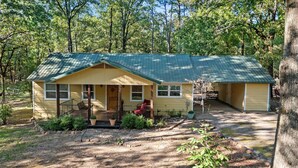 Unclassified image, 3 of 25, button - Family Friendly Cottage - Game Room+firepit+smores (Broken Bow)