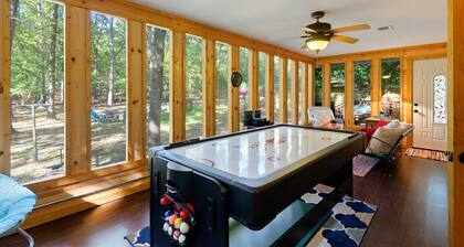 Family Friendly Cottage - Game Room+firepit+smores