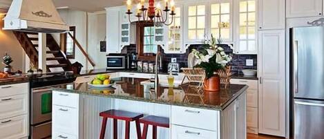 Four Ă micro-ondes, un four, surface de cuisson