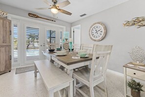 Dining - Pool Time and Fun Times at Mermaid Dream (Cape Coral)