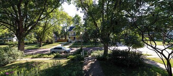 Bohemian 3-bedroom house with private yard in charming neighborhood
