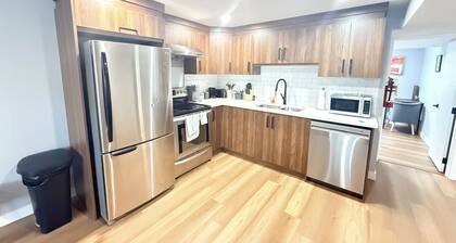 Cozy 2 Bedroom Secondary suite ( basement )