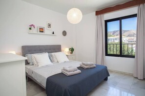 2 bedrooms, iron/ironing board, free WiFi