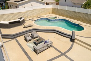 Pool - Spacious 5-bedroom house with WiFi and AC in lovely Los Angeles (Los Angeles)