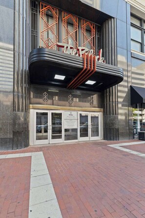 Exterior detail - Downtown Indy 2BR-Stadium, Convention - Arcade Games, Skywalk Access (Indianapolis)