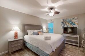 2 bedrooms, Internet - Beach Access Across the Street, Shared Heated Pool (Corpus Christi)