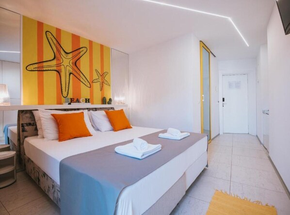 1 bedroom, iron/ironing board, Internet, bed sheets