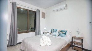 2 chambres, fer et planche à repasser, Wi-Fi, draps fournis