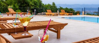 Holiday house Prevolt with a private Pool and Seaview