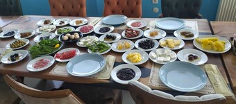 Parasut Village Hotel