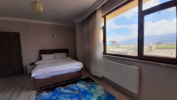 Kamar Double atau Twin Standar, pemandangan gunung