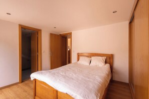 4 bedrooms, WiFi