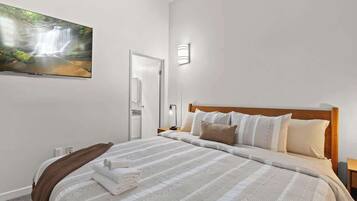 2 makuuhuonetta, silitysrauta/-lauta, vauvan matkasänky, Wi-Fi