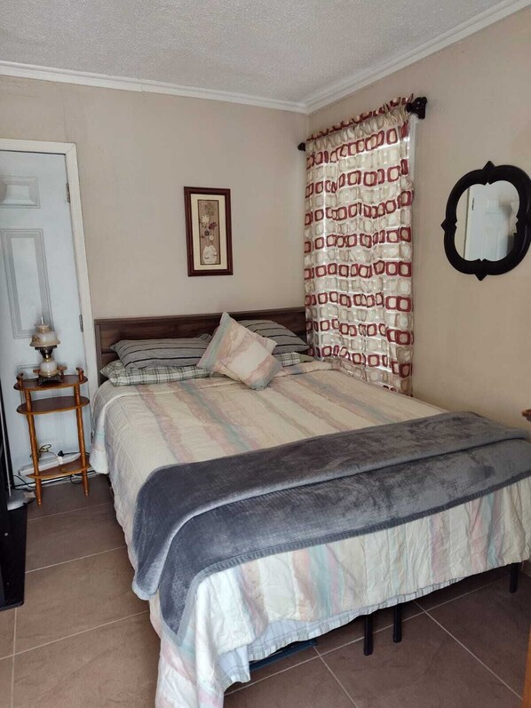 1 bedroom, WiFi, bed sheets