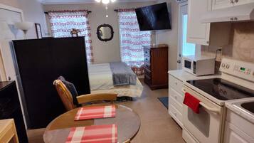 Coffee/tea maker, microwave, oven, stovetop
