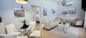 Charming Dockside Escape: Life by the Ocean