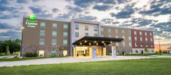 Holiday Inn Express & Suites Cedar Rapids NE – Marion by IHG