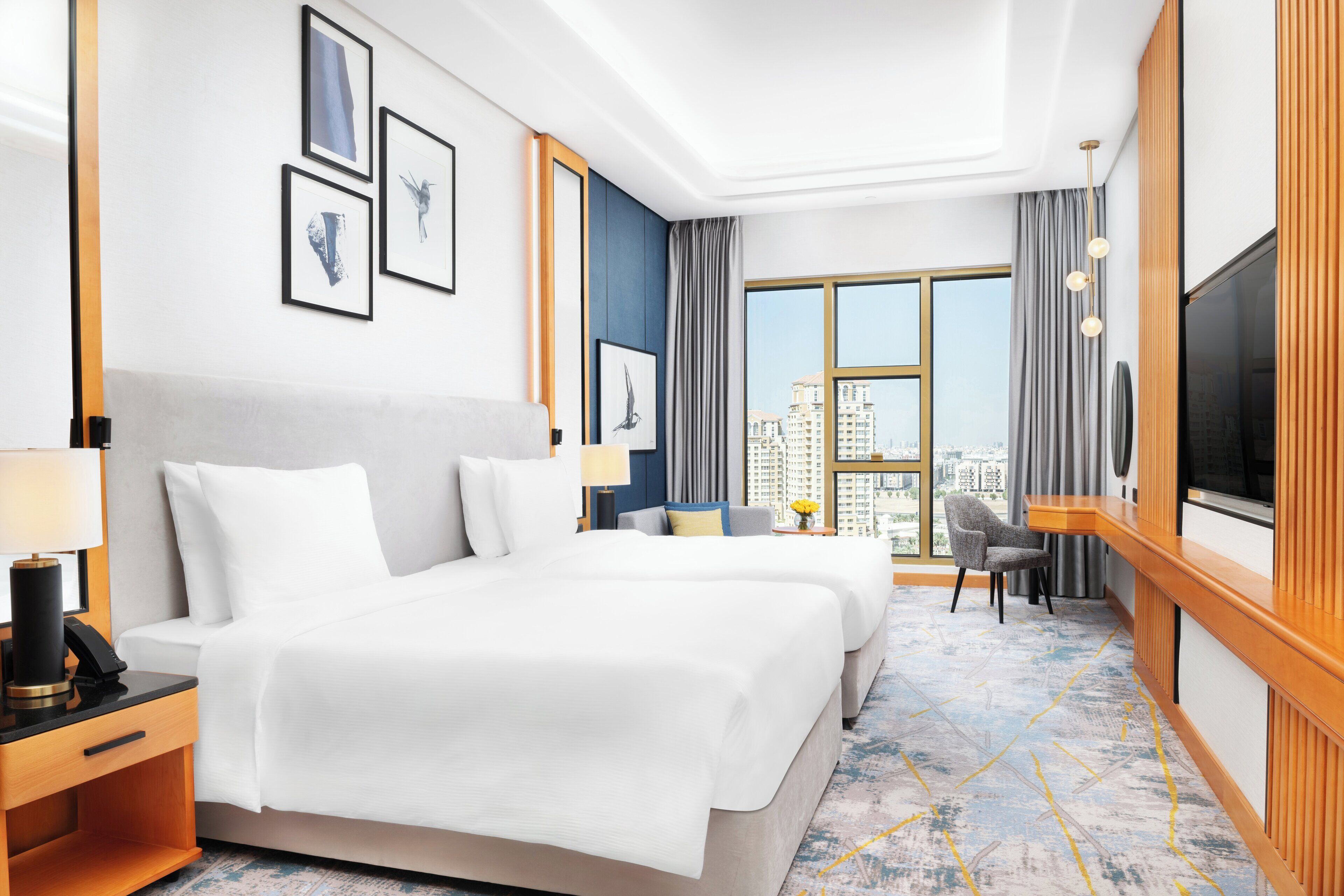 Mini-bar avec articles gratuits, coffres-forts dans les chambres, bureau