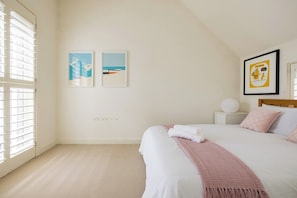 Rumah | 2 kamar tidur, setrika/meja setrika, Wi-Fi gratis, dan seprai linen