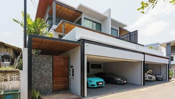 Villa | Exterior