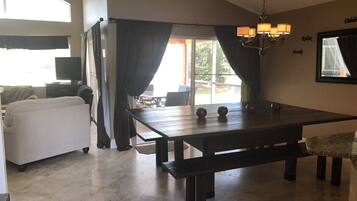 House, Multiple Beds, Pool Access, Pool View | Interior