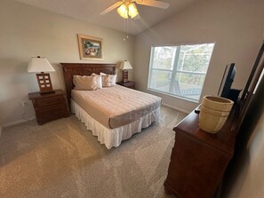 3 bedrooms, individually decorated, individually furnished, bed sheets - Southern Dunes, Golf Front Villa (Haines City)