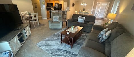 House, Multiple Beds, Pool Access, Pool View | Living area