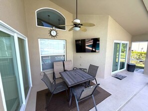 Huis, meerdere bedden, toegang tot zwembad, uitzicht op zwembad | Buiten dineren