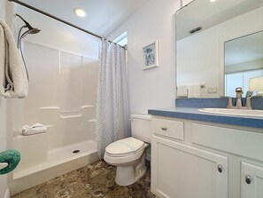 House, Multiple Beds, Pool Access, Pool View | Bathroom | Designer toiletries, towels, toilet paper - South Facing Golf Course Villa, Updates Throughout! (Haines City)