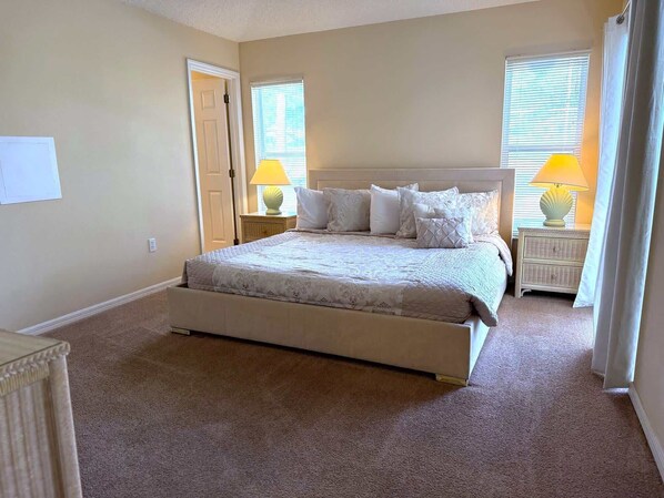 4 bedrooms, individually decorated, individually furnished, bed sheets - Southern Dunes - Golf Course Views Villa (Haines City)