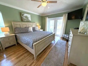 House, Multiple Beds, Pool Access, Pool View | 4 bedrooms, individually decorated, individually furnished, bed sheets
