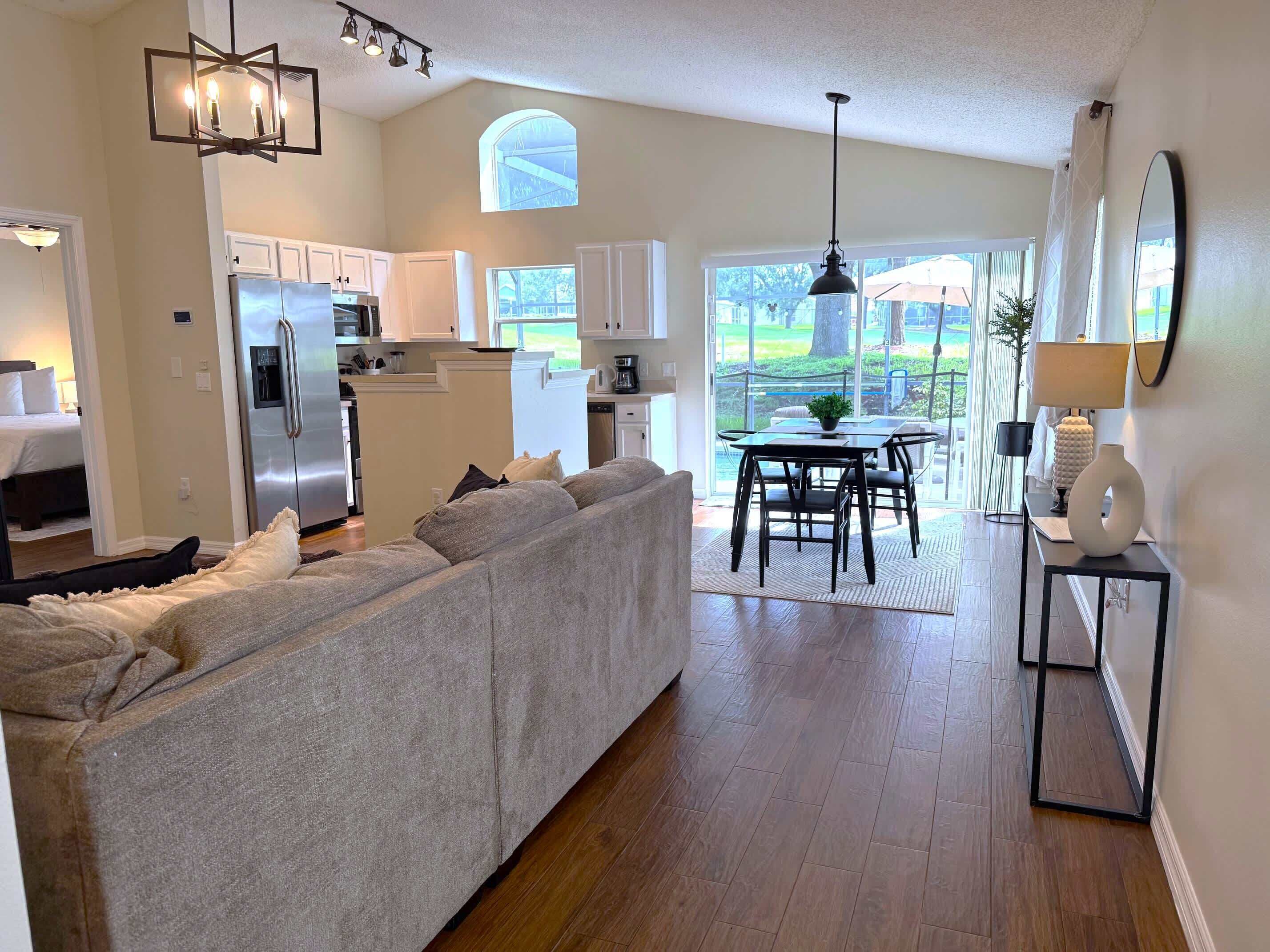 House, Multiple Beds, Pool Access, Pool View | Interior