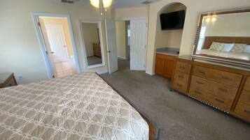 House, Multiple Beds, Pool Access, Golf View | 4 bedrooms, individually decorated, individually furnished, bed sheets