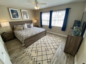 Hus - flera sängar - tillgång till pool - utsikt mot poolen | 4 sovrum, individuell inredning, unika möbler och gratis fast internet