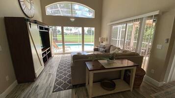 House, Multiple Beds, Pool Access, Pool View | Living area