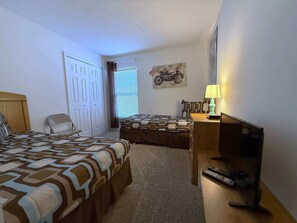 Maison, Plusieurs lits, accès à la piscine, vue sur la piscine | 4 chambres, décor unique, ameublement unique