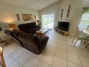 House, Multiple Beds, Pool Access, Pool View | Living area