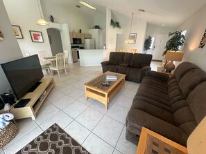 單棟房屋, 多張床, 可使用泳池, 泳池景 | 客廳