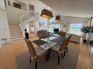 House, Multiple Beds, Pool Access, Pool View | Interior