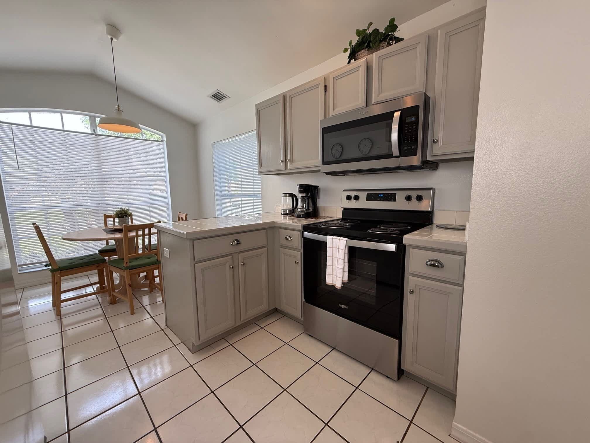 House, Multiple Beds, Pool Access, Pool View | Private kitchen