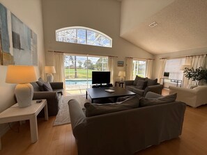House, Multiple Beds, Pool Access, Pool View | Living area