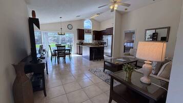 House, Multiple Beds, Kitchen, Pool View | Living area