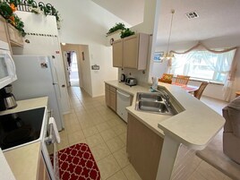 独立别墅, 多张床, 使用泳池, 泳池景观 | 私人厨房 | 茶具/咖啡用  具、电热水壶