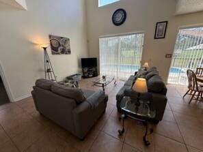 Living area - South Facing Pool Home - Room for the Whole Family! (Haines City)